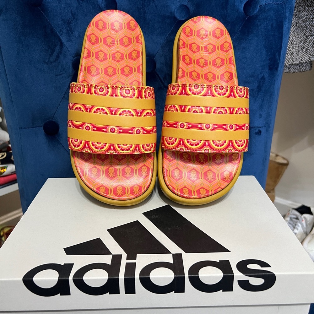 Adilette Platform Slides